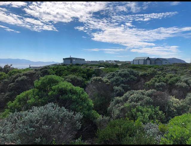 LAND FOR SALE IN ROMANSBAAI ESTATE